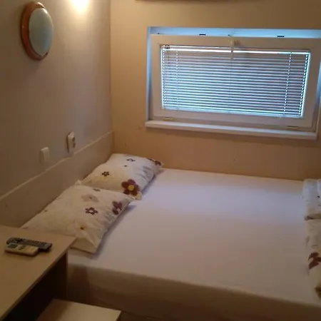 Hotell Snejanka Family *